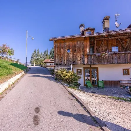 Casa Lacedel 2, On Slopes Lägenhet *